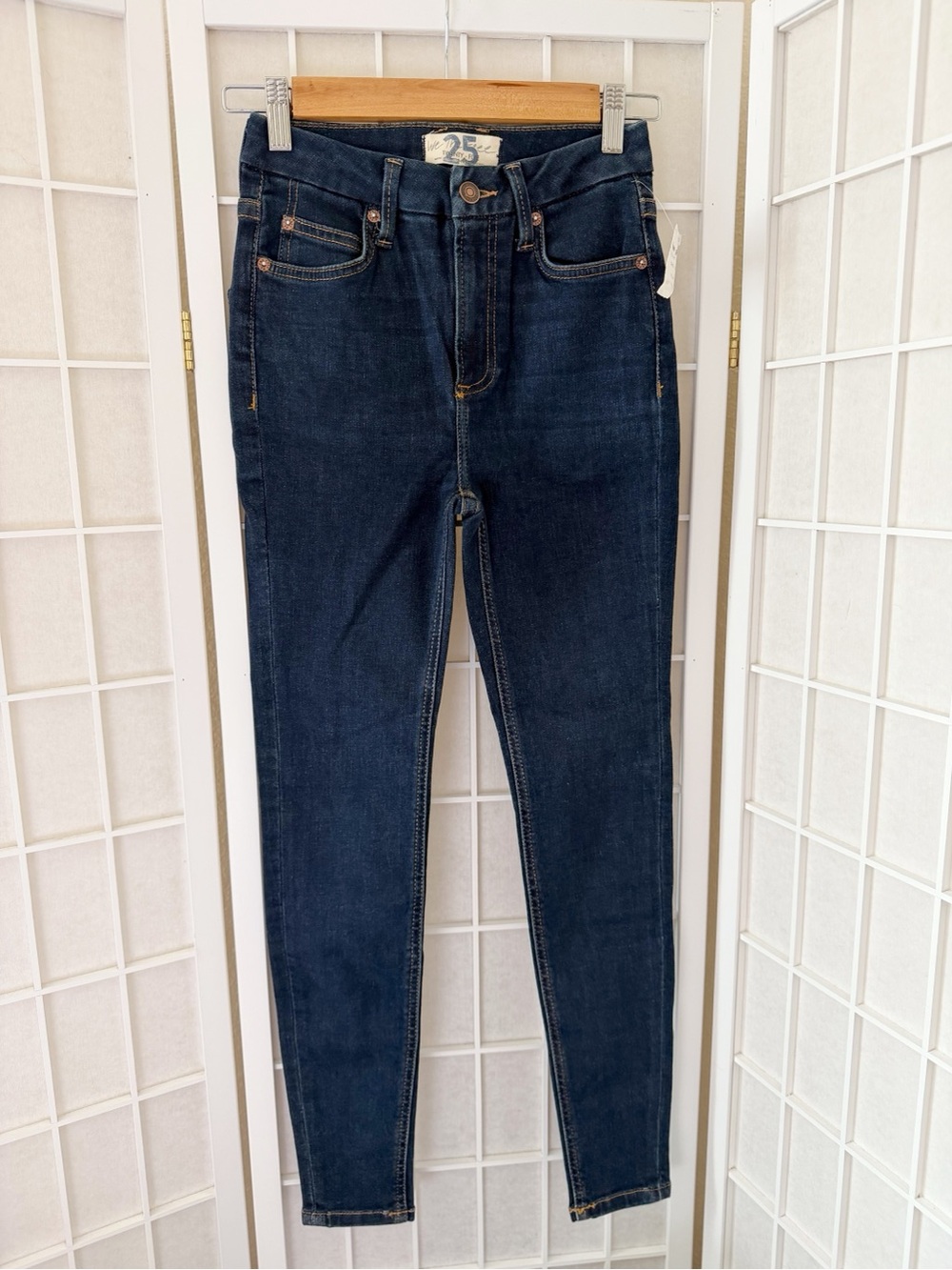 NWT Free People Dark Rinse Denim Krissy Skinny Jean Size 25